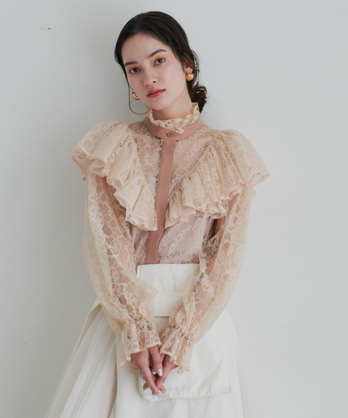 LA BELLE ETUDE（ラベルエチュード）の「Vintage調総レースブラウス