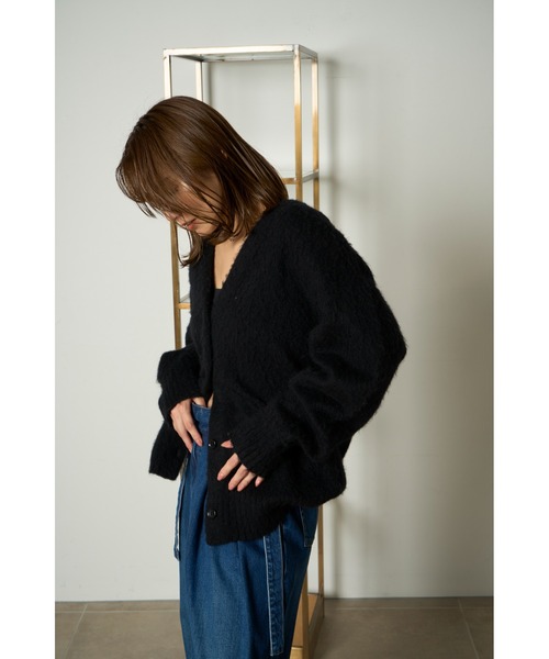 MIESROHE（ミースロエ）の「スカーフデザインアルパカシャギーカーデ