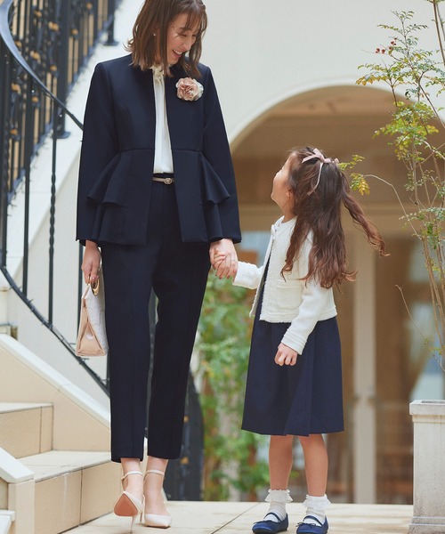 ノーカラーフリルペプラムスリムパンツスーツ（スーツセット）｜RUIRUE