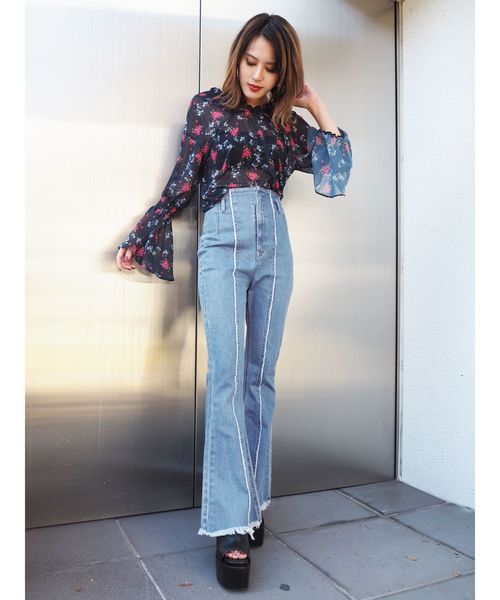 EMODA（エモダ）の「フィットフレアスーパーハイウエストジーンズ