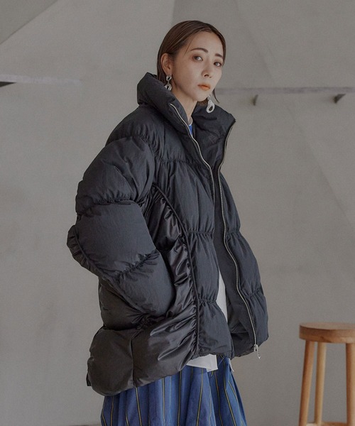 UN3D.（アンスリード）の「ギャザーエアリーダウンジャケット（ダウン