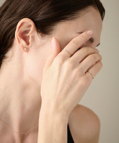 ete（エテ）の「○K10YG ダイヤモンド ウェーブ ピンキーリング