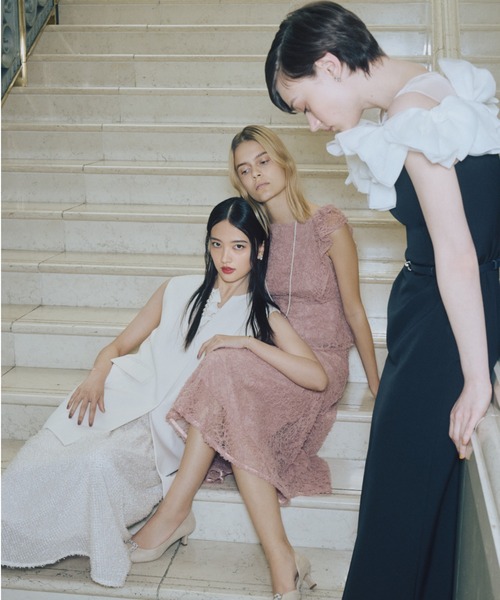 CELFORD（セルフォード）の「フリルパールネックロングジレ（ベスト