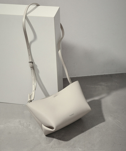 ADAM ET ROPE'（アダムエロペ）の「【YAHKI】CROSS BODY BAG