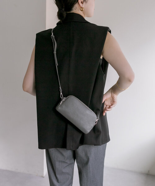 ear PAPILLONNER（イアパピヨネ）の「《本革》3ジップウォレット