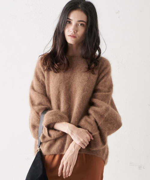 Whim Gazette（ウィムガゼット）の「ファーニットクルーネックプル