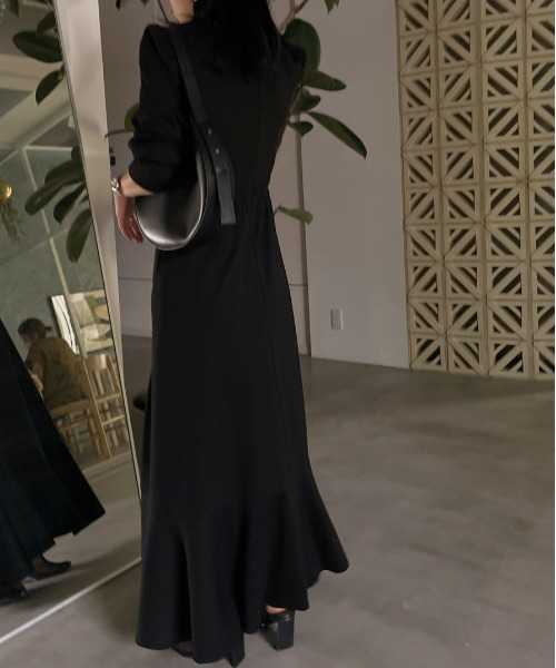 Ameri（アメリ）の「PENTAGON NECK FOLD HEM DRESS（ワンピース）」 - WEAR