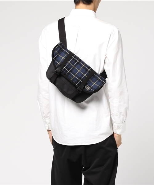 HEAD PORTER（ヘッドポーター）の「LESSON/MINI MESSENGER BAG