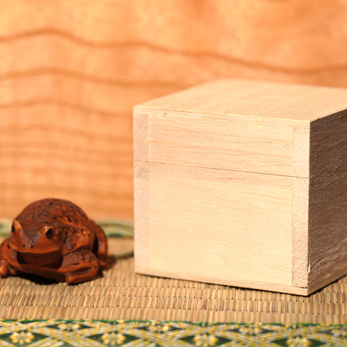 木彫刻 根付「蟇蛙」一木造り 黄楊 木彫り カエル 蛙 ヒキガエル