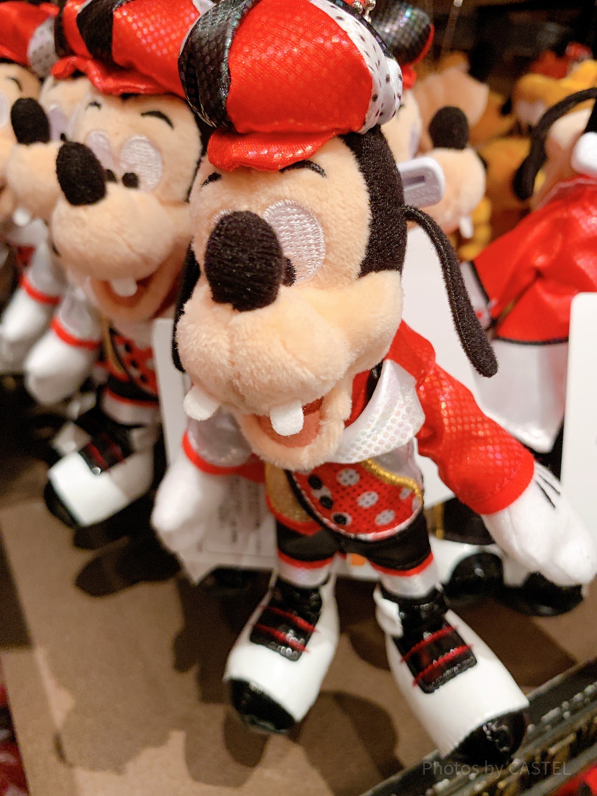 マックスぬいぐるみバッジ| キャステル | CASTEL ディズニー情報