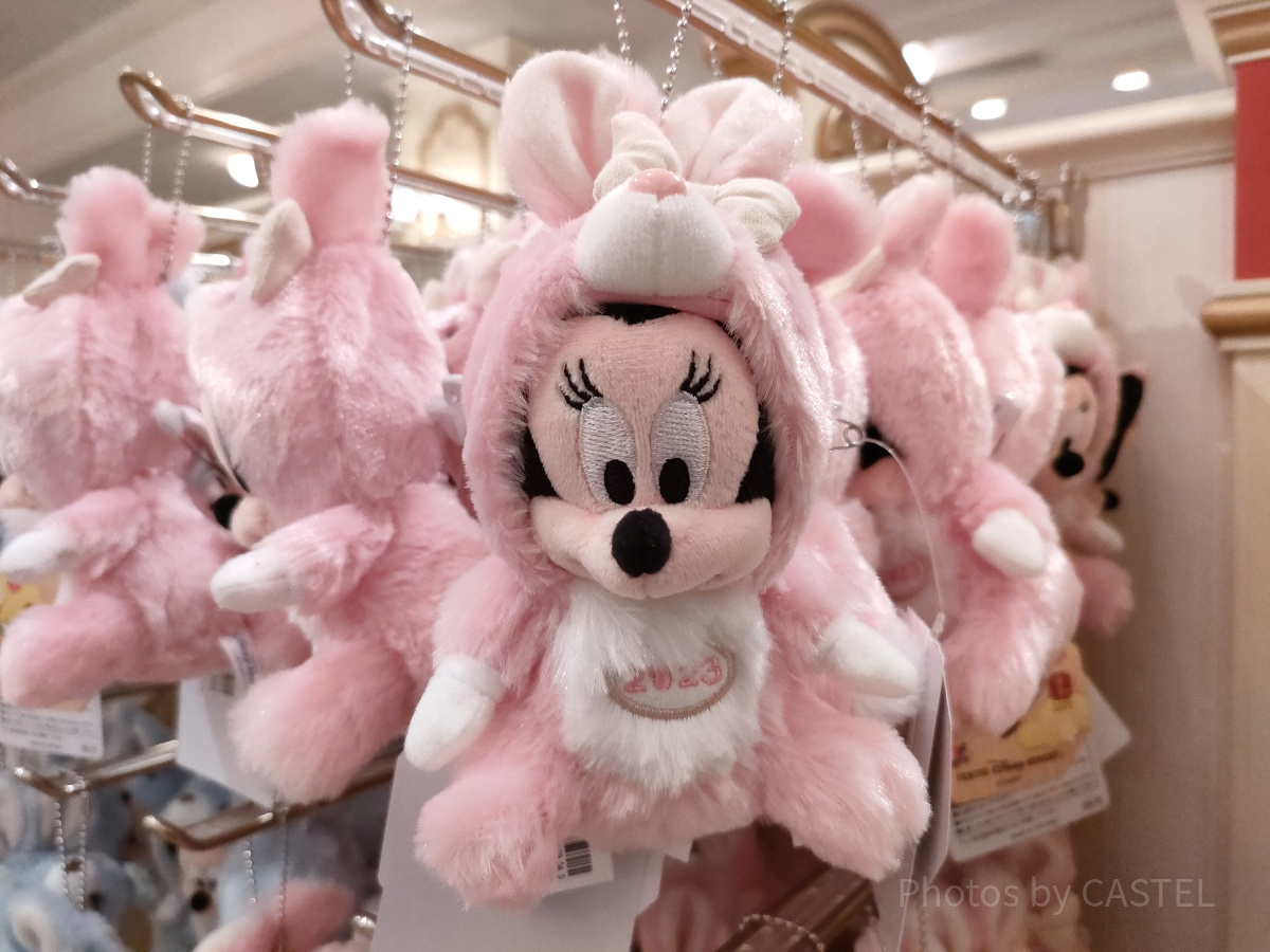 ディズニーお正月グッズ：うさぎミニーぬいぐるみバッジ| キャステル