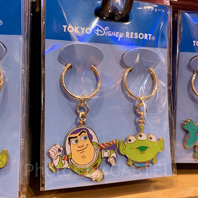 バズ・ライトイヤー＆リトルグリーンメンのディズニーペアキーチェーン