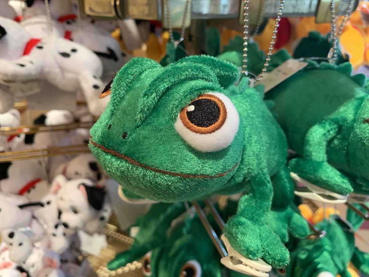 ラプンツェルの相棒】「パスカル」を徹底紹介！誕生秘話・ラプンツェル