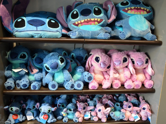 ディズニーのスティッチグッズ24選！ぬいぐるみ・雑貨・お菓子など！