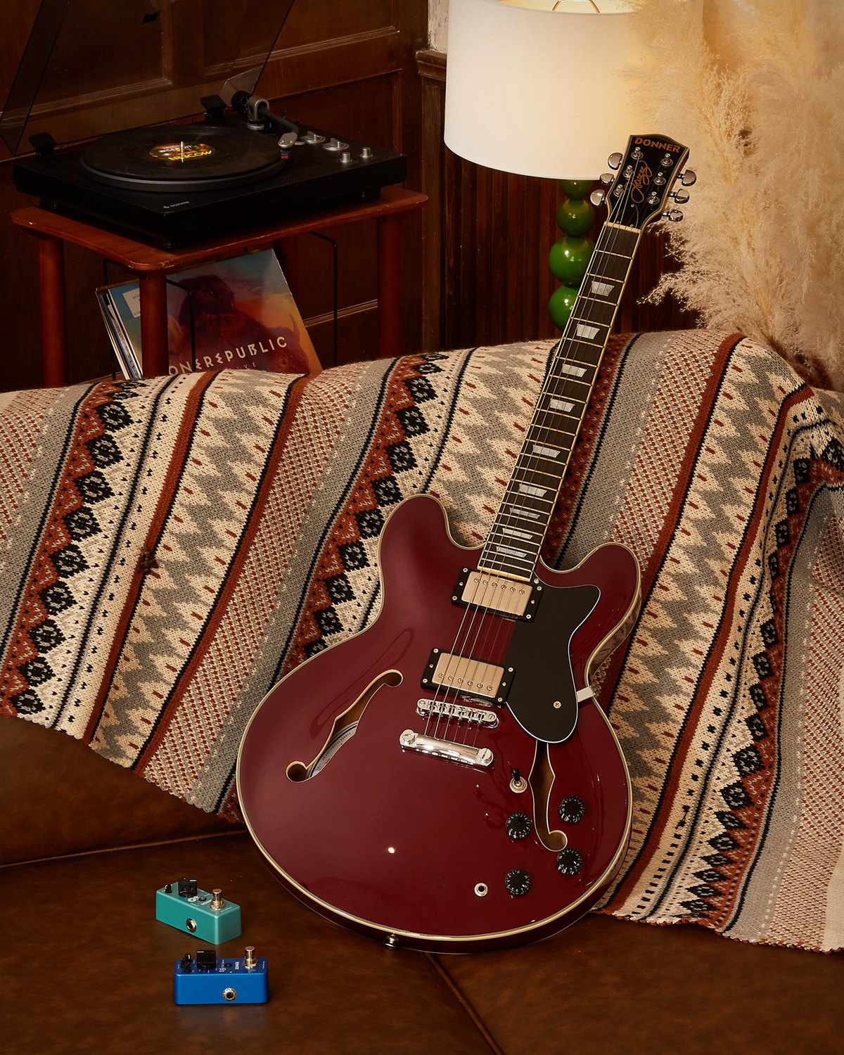 DJP-1000 Semi-Hollow Jazz Guitar with Coil-Splitting & H-H Pickups