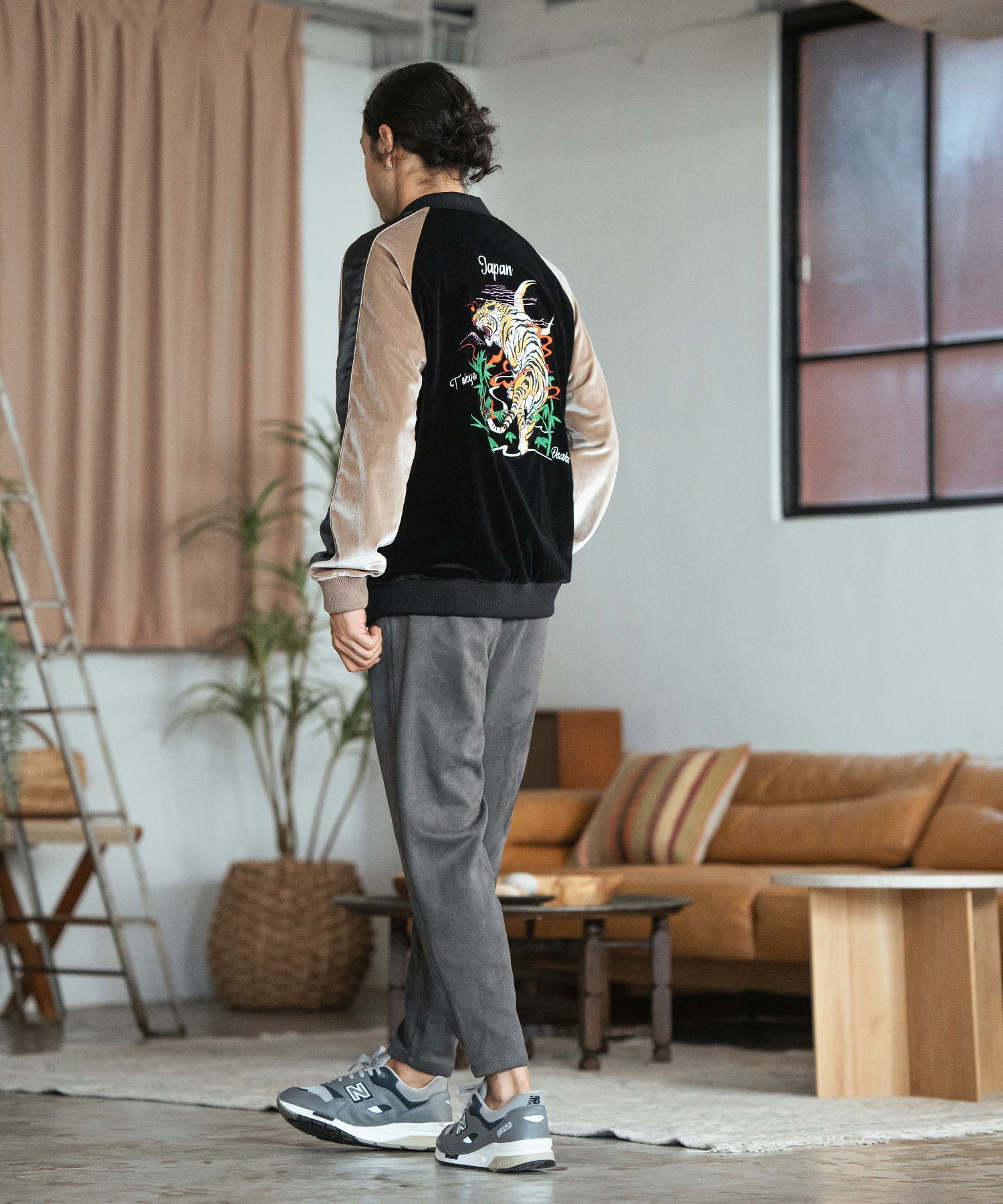 50%OFF【CAMBIO(カンビオ)】Tiger Embroidered Velour Souvenir Jacket