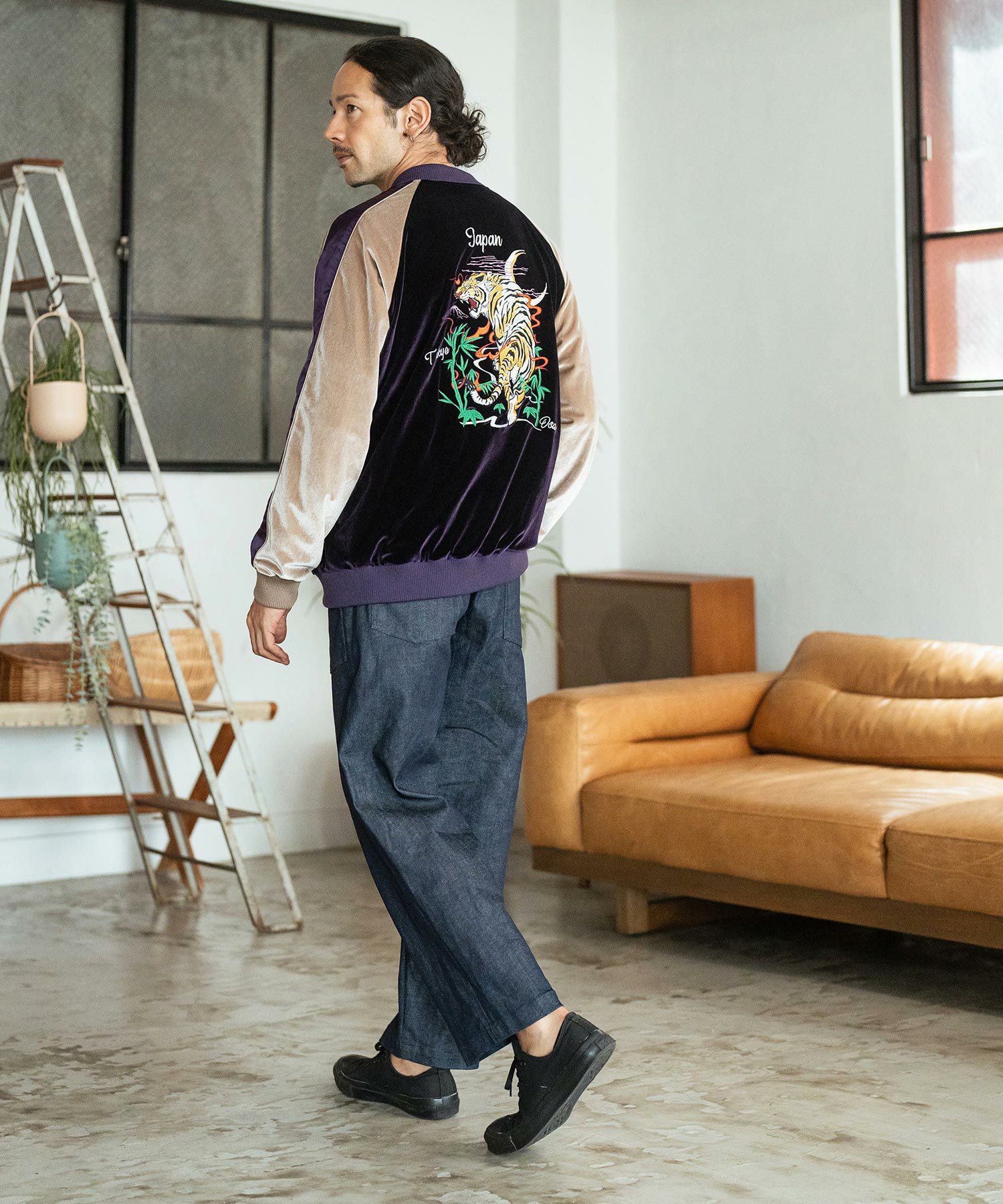 50%OFF【CAMBIO(カンビオ)】Tiger Embroidered Velour Souvenir Jacket