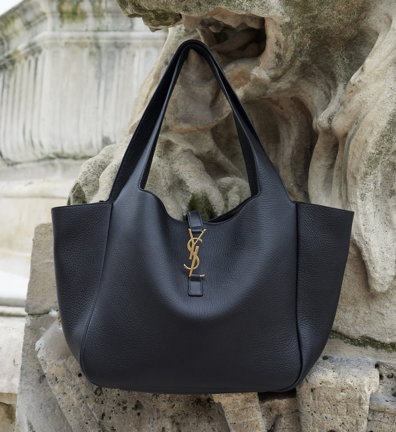 20代からのブランド名品】2通り使える秘密の仕掛けが…「サンローラン