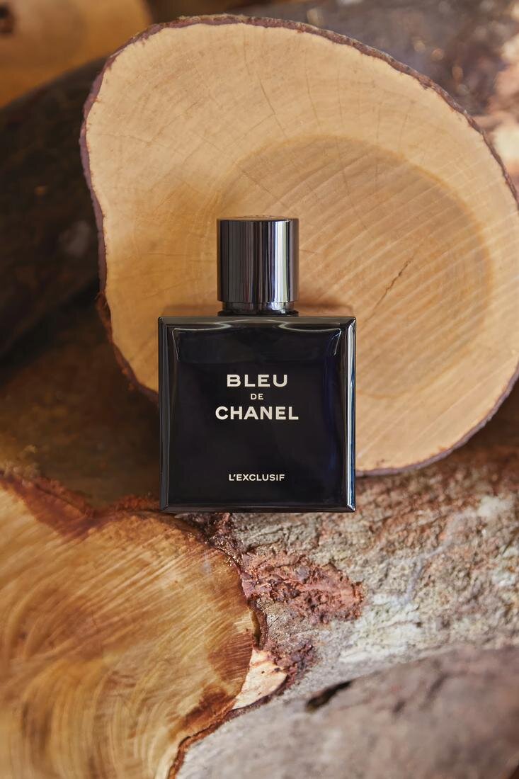 ブルー ドゥ シャネル レゼクスクルジフ｜選ばれしダークブルーの