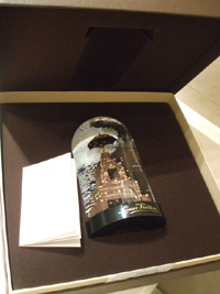 LV シャンゼリゼ本店限定 生誕1周年記念 スノーグローブ！”