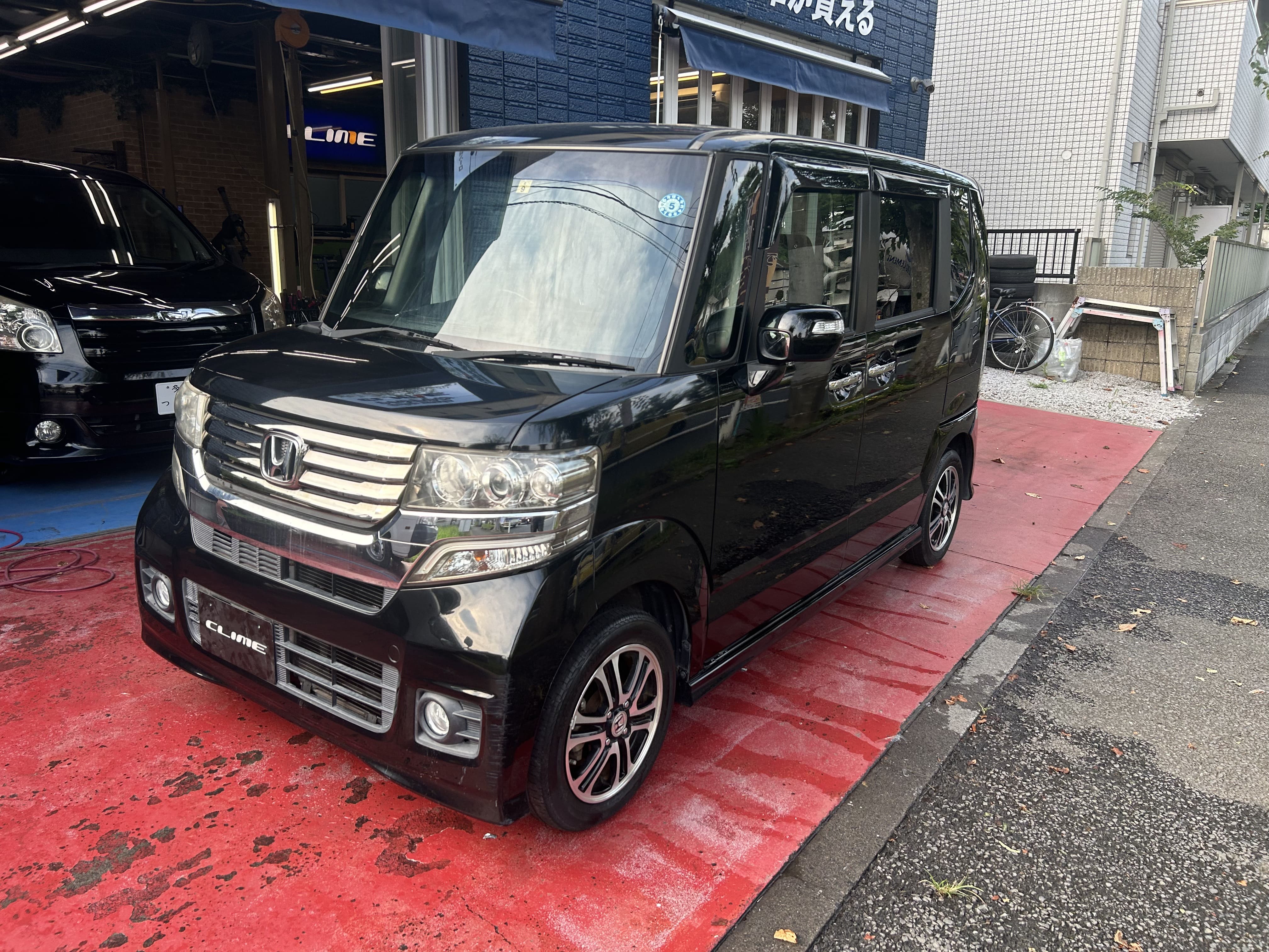 国産車 :: ホンダ :: 【車検2年付】☆N-BOXカスタム☆ナビ☆テレビ