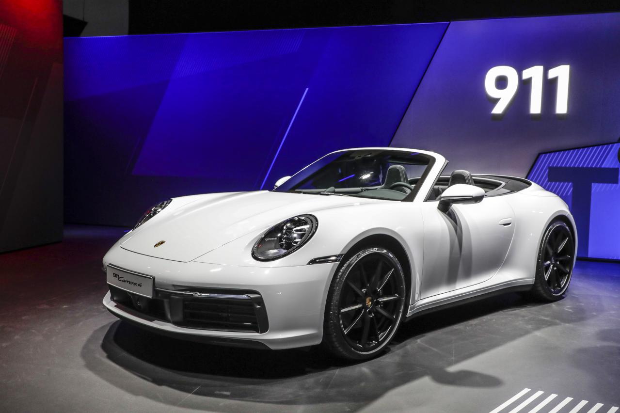 ポルシェ911のニューラインナップはカレラ4、カレラ4カブリオレだ