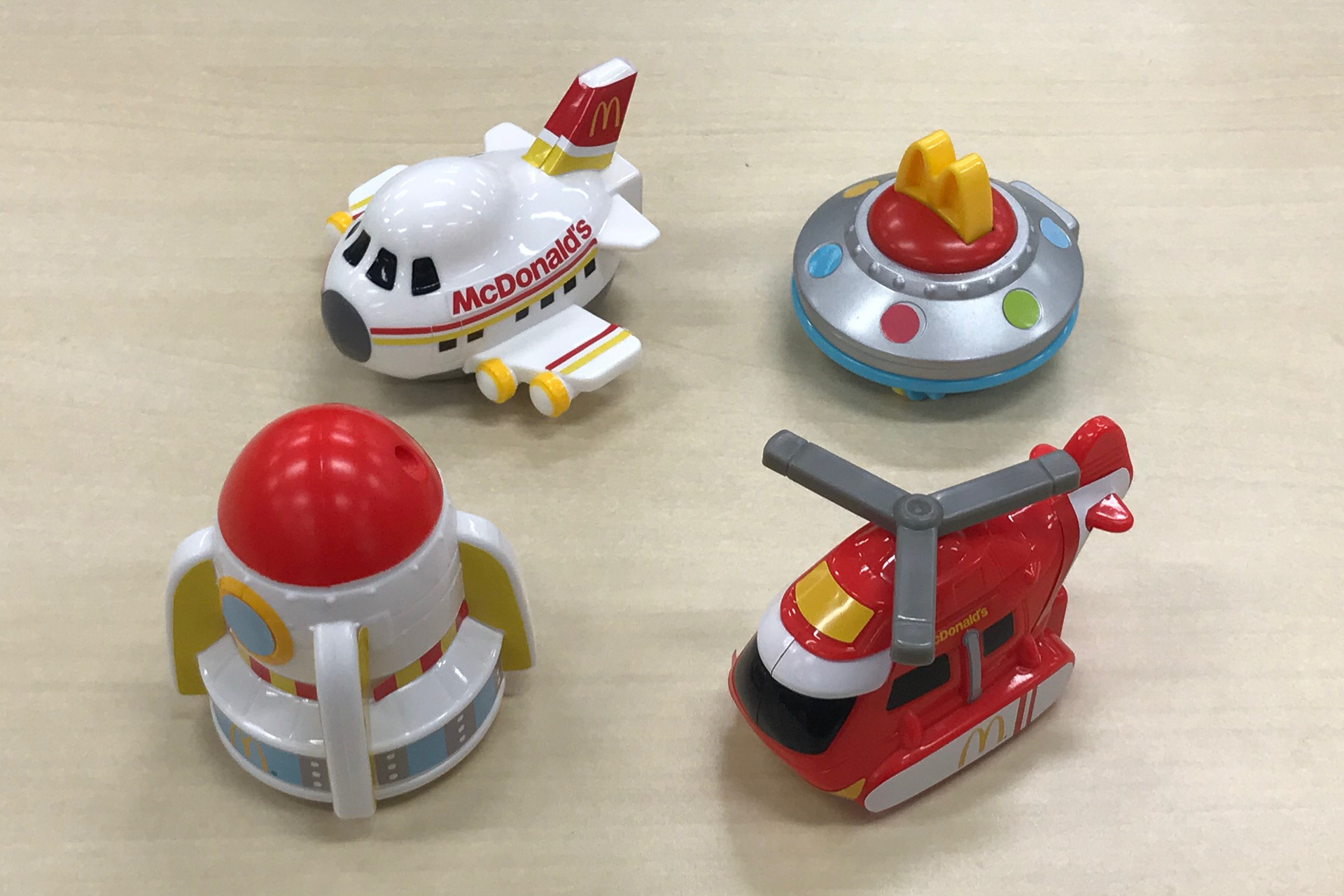 マクドナルド、オリジナルチョロQが登場するハッピーセット「チョロQ