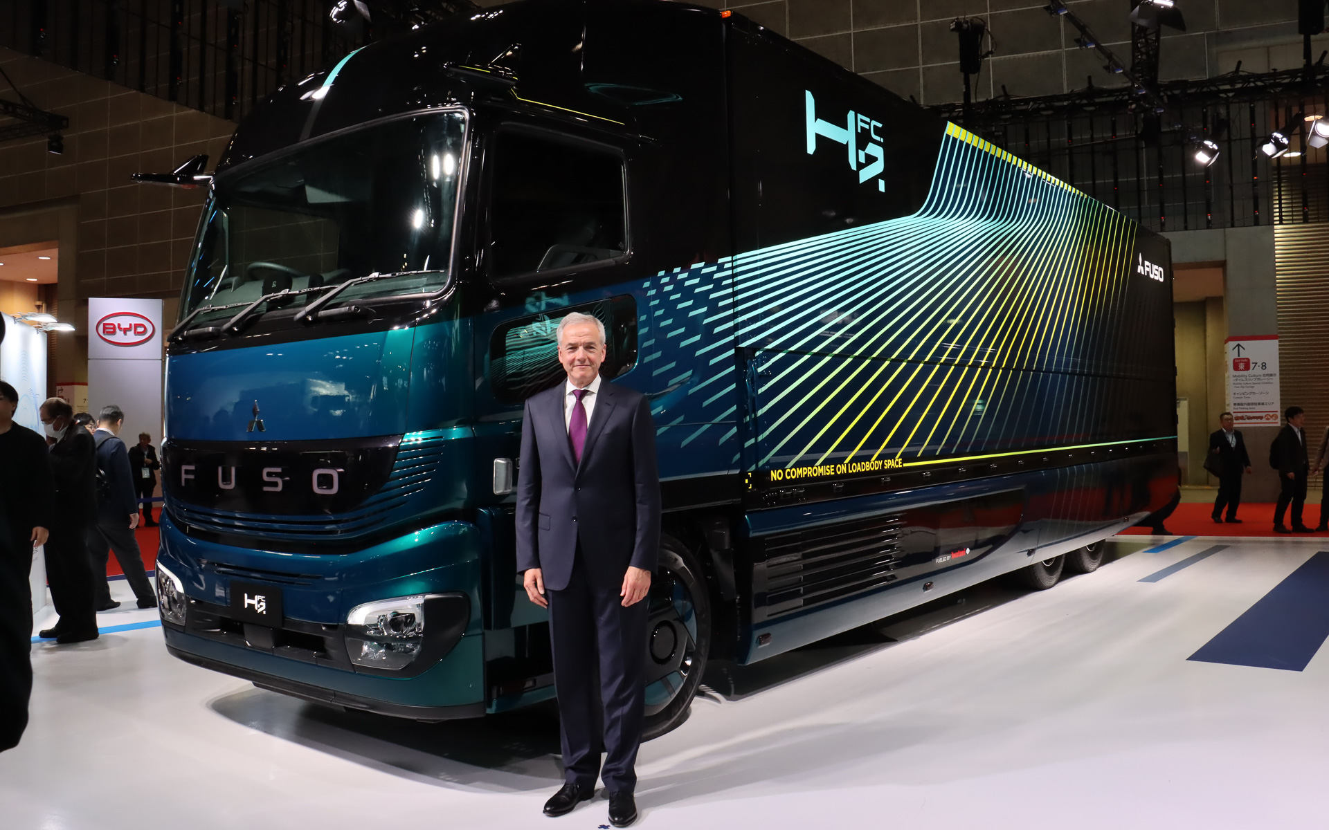 三菱ふそう、デッペン社長が大型トラック「H2IC」「H2FC」で水素技術に