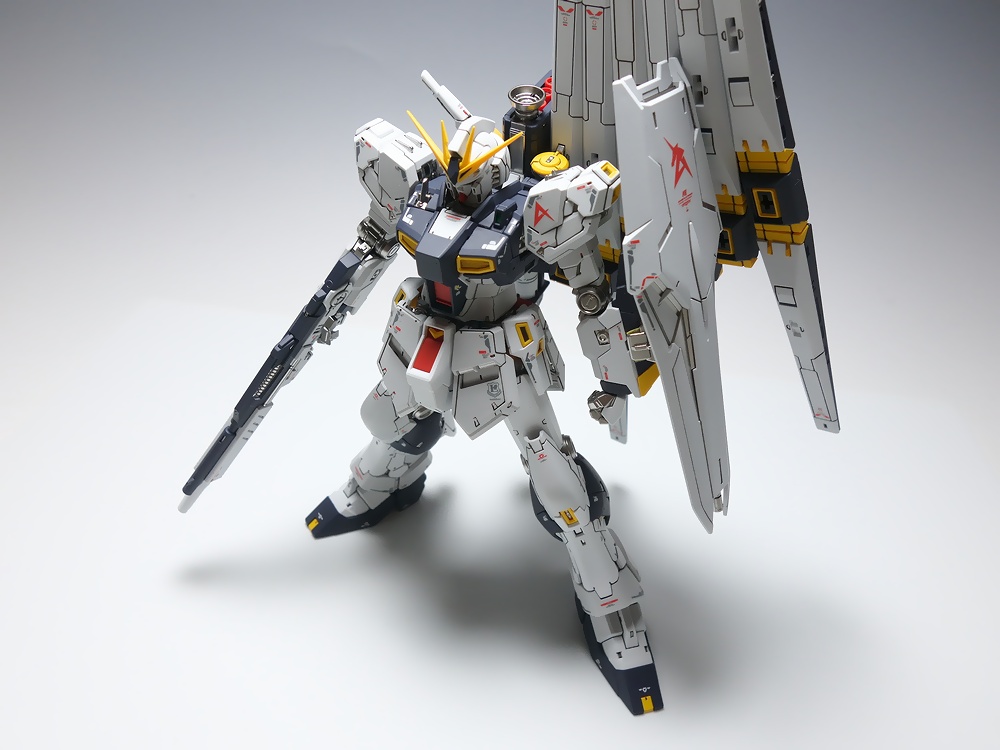 全塗装【プレミアムプラス完成品】バンダイ RG 1/144 νガンダム