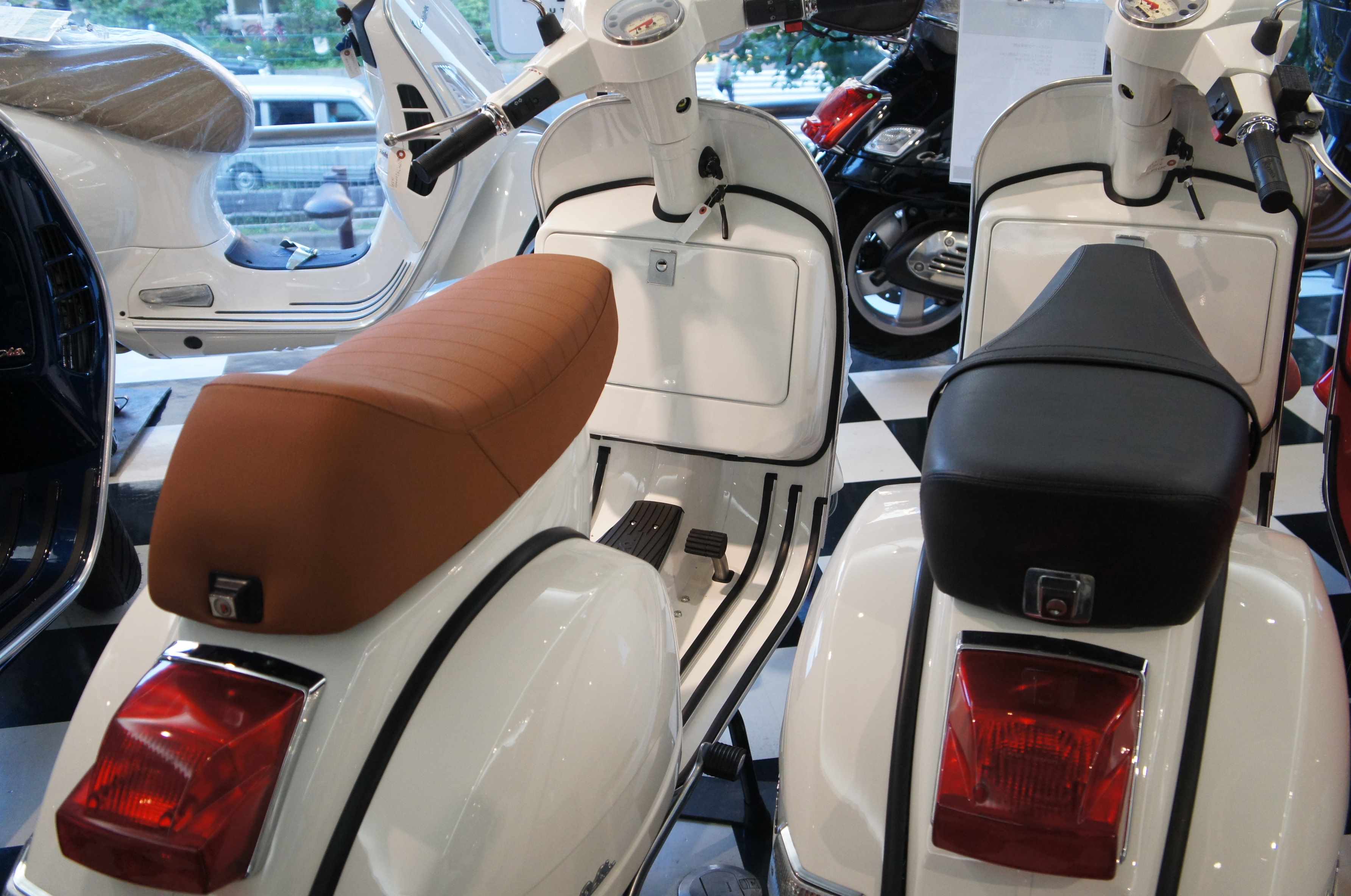 Vespa PX スポーツシート【Ancilotti】 | Vespa（ベスパ）の事なら SCS