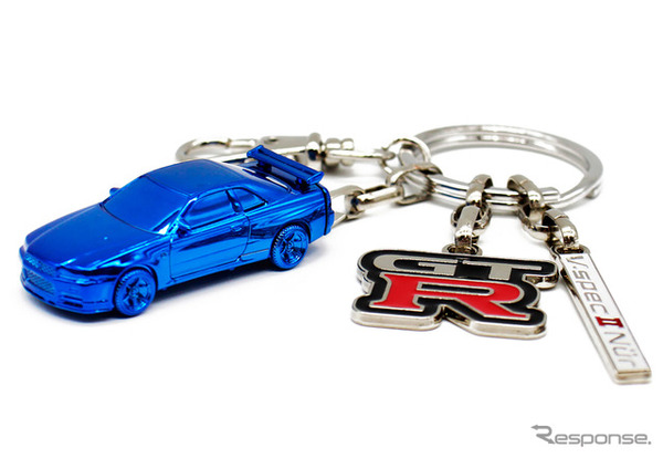 R34 スカイラインGT-R」を3D再現！ ブルーに輝くキーチェーン、大阪