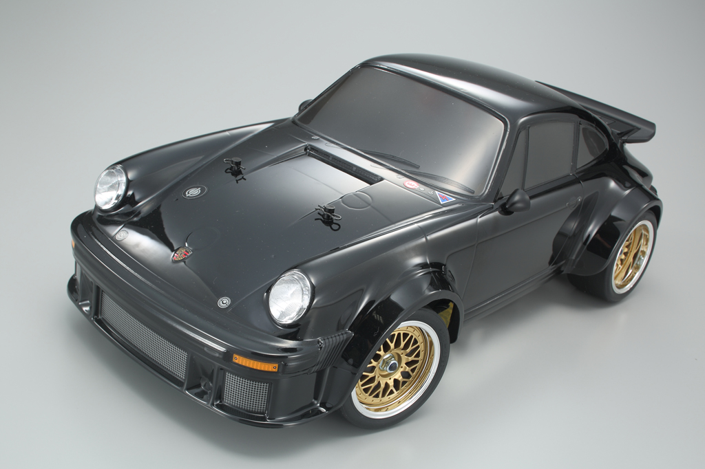 77年に登場した記念モデル「ブラックポルシェ」をイメージした電動RC