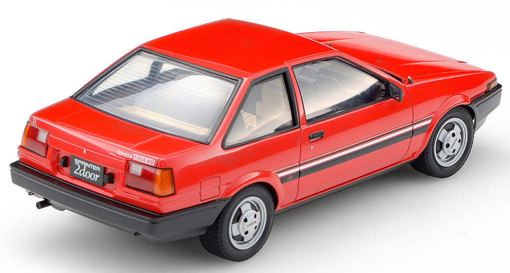 キャビン移植テクに注目！アオシマ製プラモ「AE86トレノ」を2ドアXL