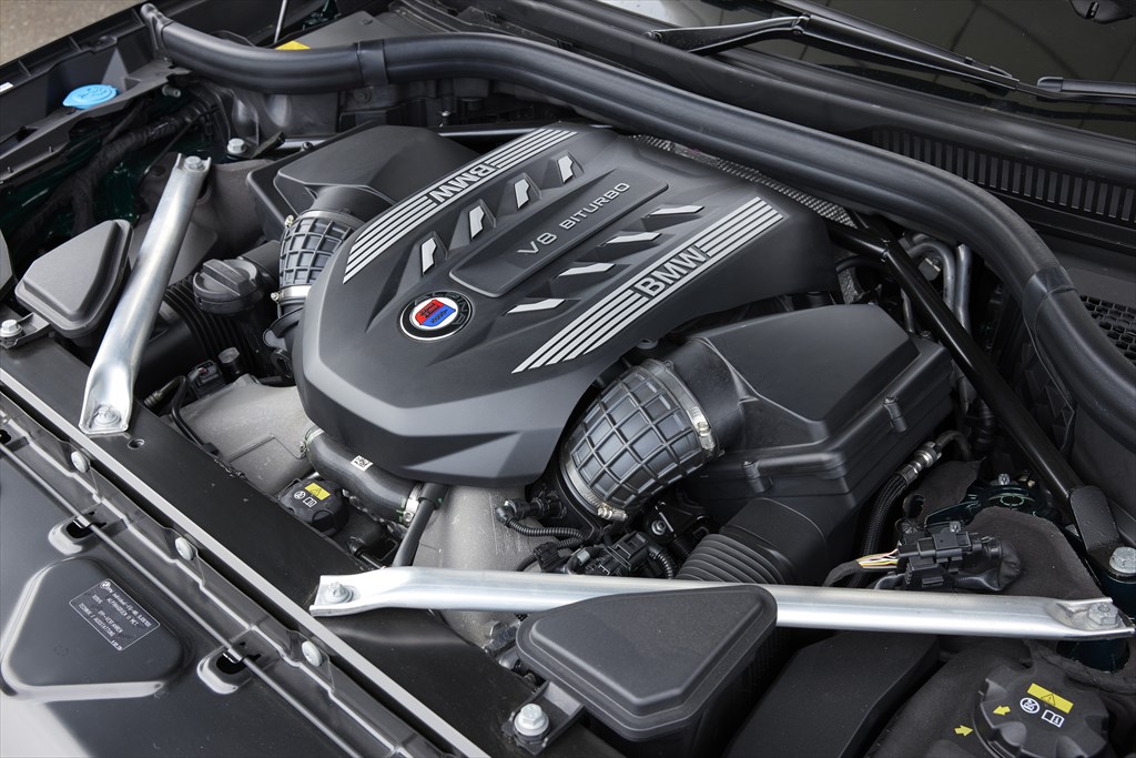 これが”アルピナ流”魔法の絨毯！ ファーストクラスの室内空間と新次元