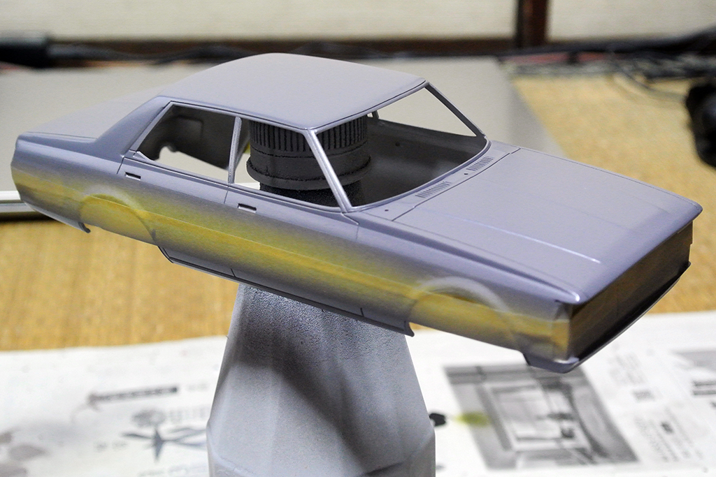 ハイソカーブームの魁は、なんと私的な車だ！マイクロエース製プラモ