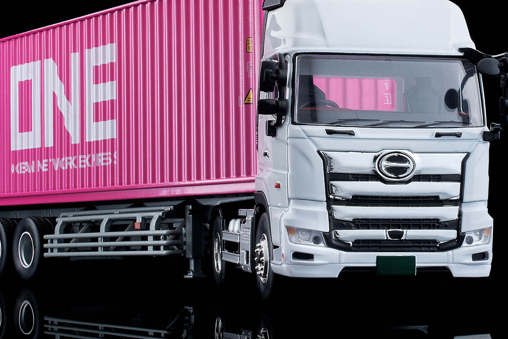 日野プロフィアの海コントレーラにONE仕様が登場！トミーテック1/64