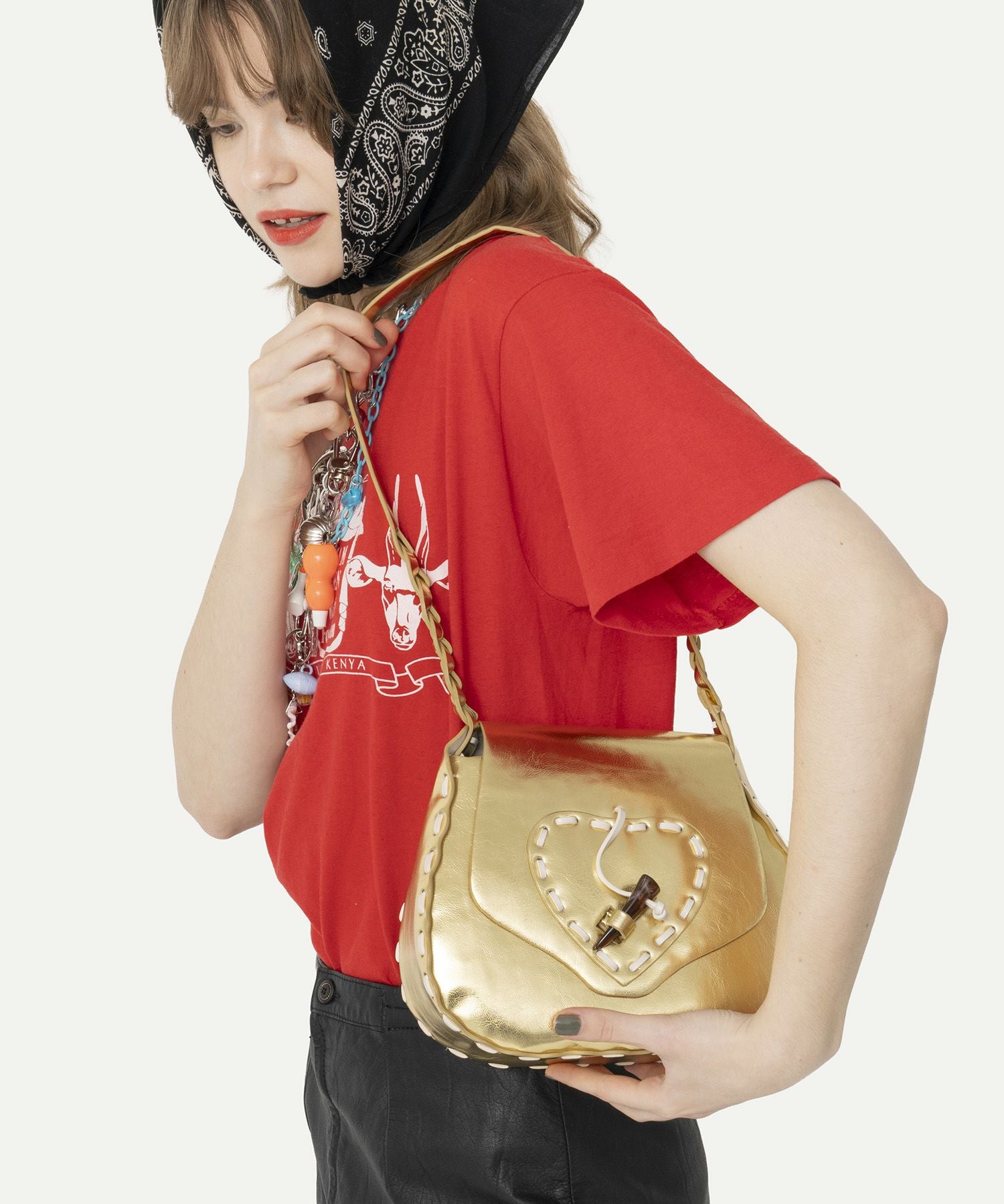 HEY! Mrs ROSE(ヘイ！ミセスローズ)メタルステッチポシェット