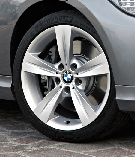 3シリーズ（BMW）320iツーリング（2011年10月）｜カタログから