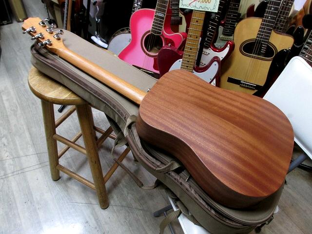 Taylor Baby Taylor BABY MAHOGANY BT2 マイク搭載! 【アンプに繋げる
