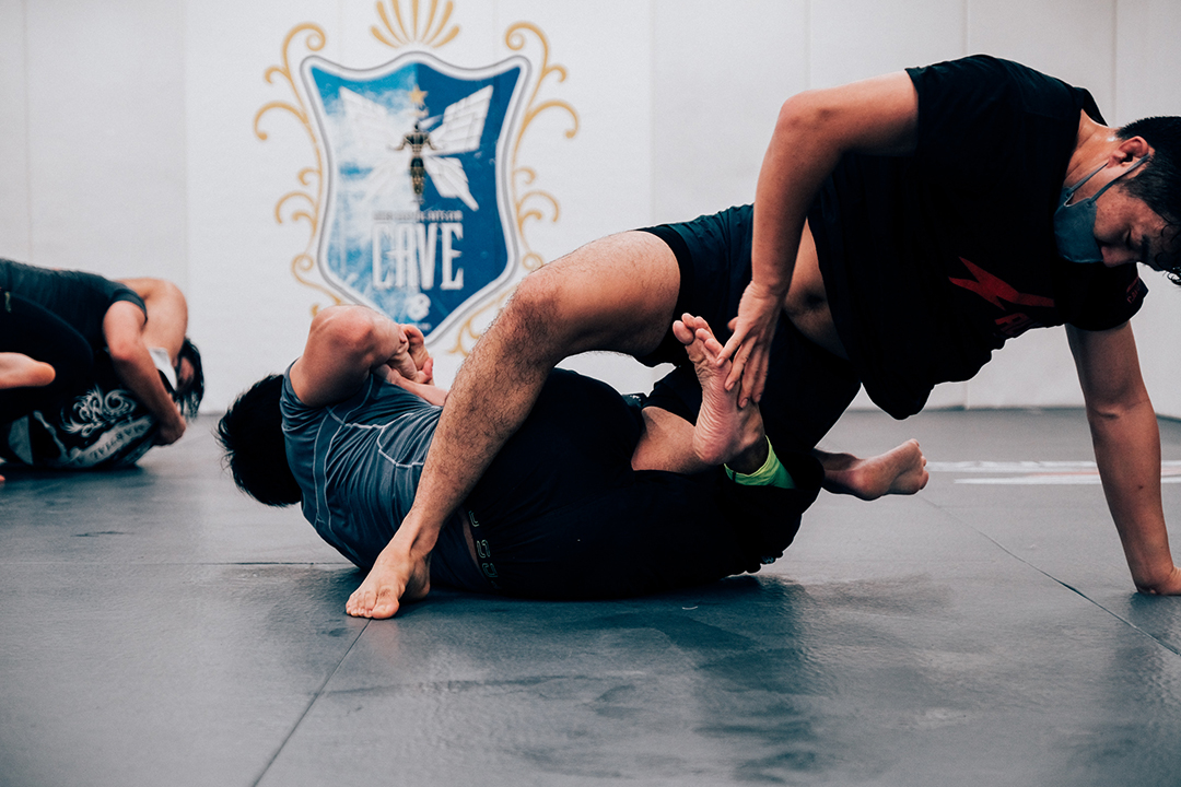 グラップリング テクニック | 総合格闘技ジム CAVE