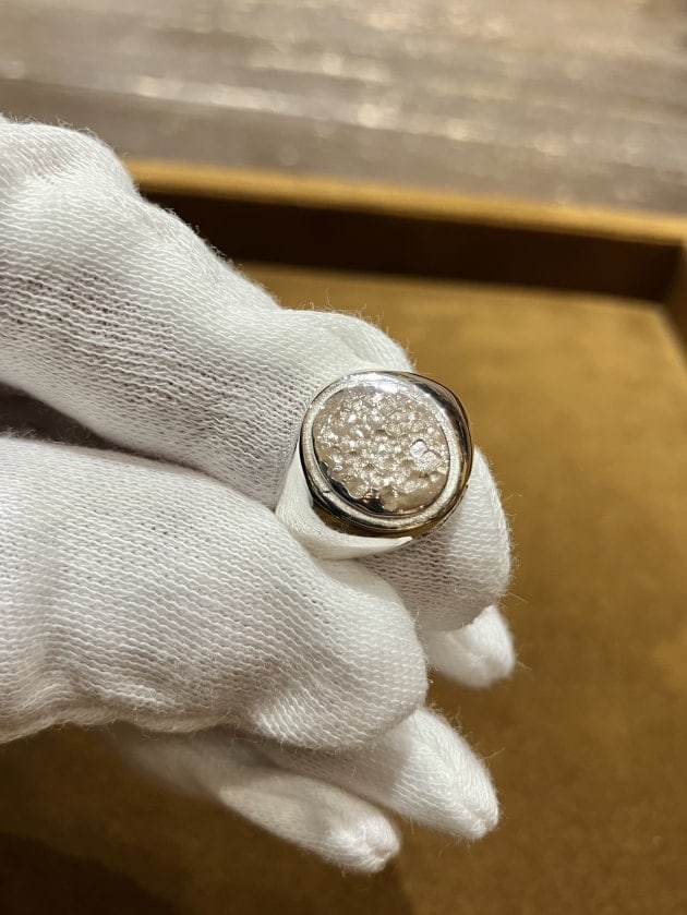 BUNNEY〉定番のシグネットリングから取り入れみては。｜ビームス