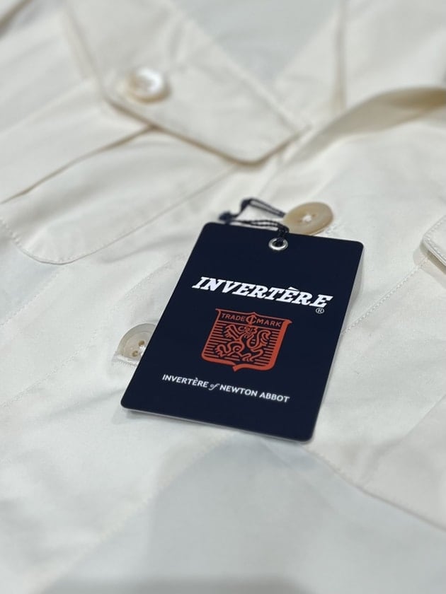 サラッと着こなす、サファリ ジャケット。〈INVERTERE〉｜ビームス