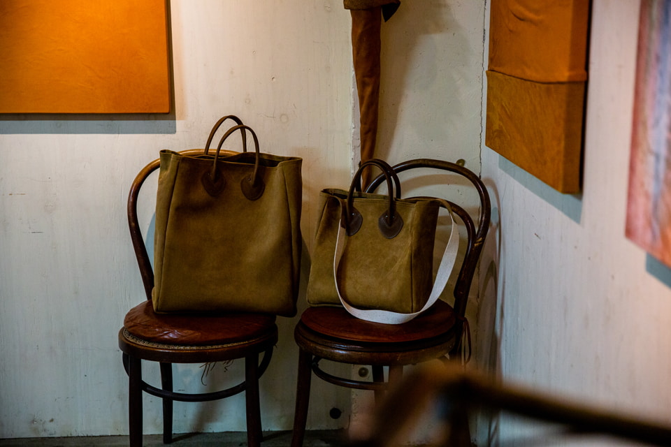 LEATHER & SILVER MOTO＞のトートバッグのオーダー会を開催｜BEAMS