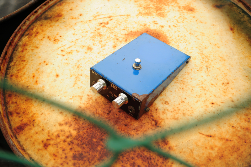 YACK YF-2 FUZZ BOX - エフェクター写真館