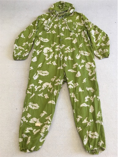 訳あり品です！【旧ソ連の軍服】リバーシブル迷彩カバーオール（KLMK