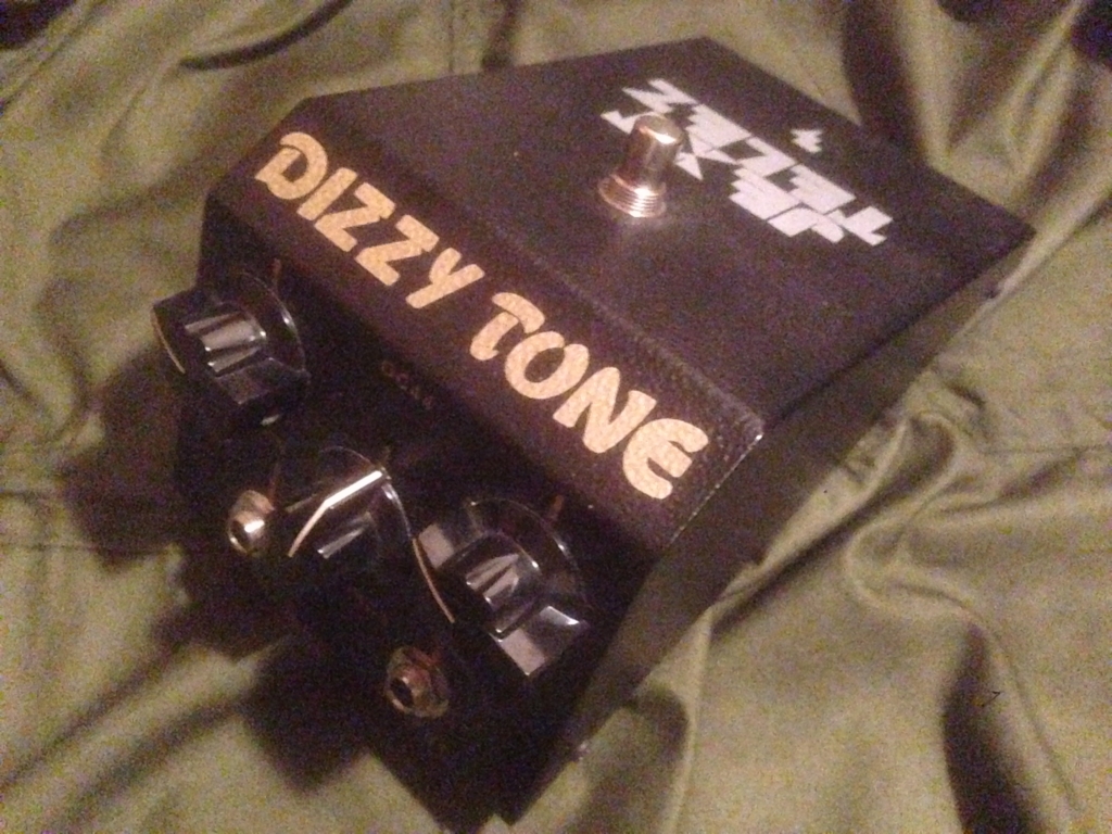 JEXT TELEZ DIZZY TONE GOLD FONT - FUZZ AROUND