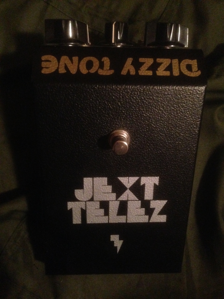 JEXT TELEZ DIZZY TONE GOLD FONT - FUZZ AROUND