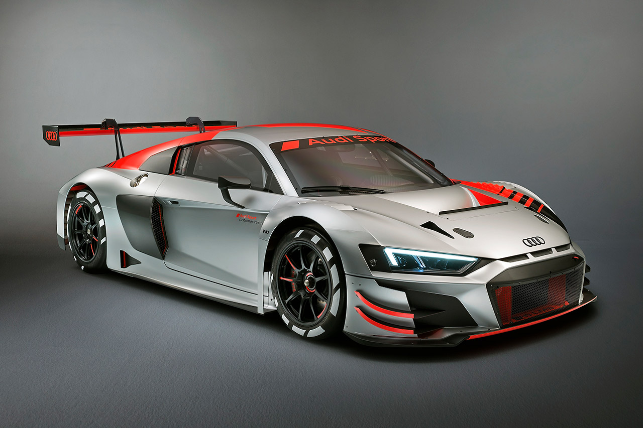 アウディ、パリショーでR8 LMSのエボリューションバージョンを発表