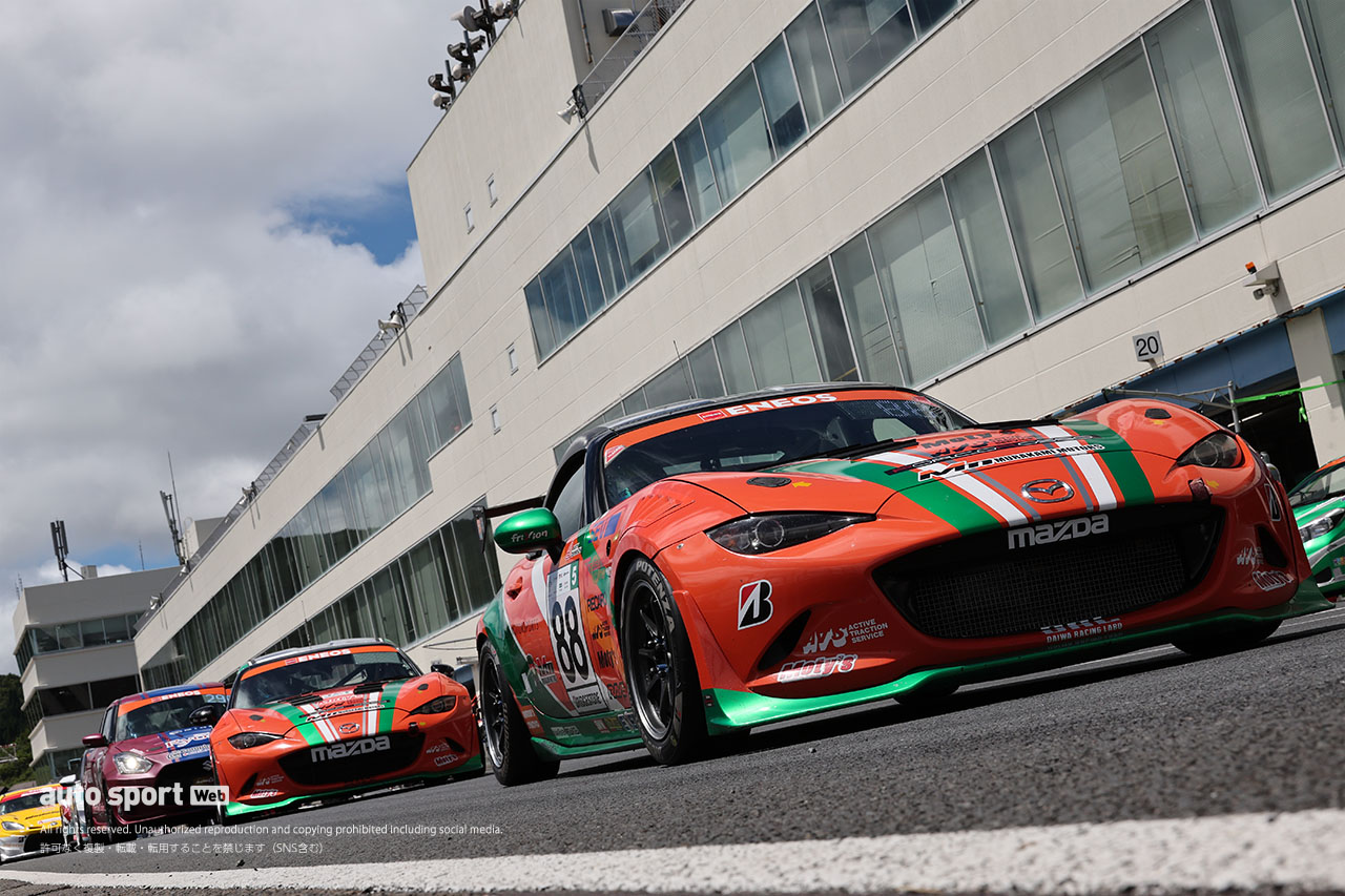 中野信治／遠藤光博／ジャック・ヤング（97号車Racer ホンダカーズ桶川