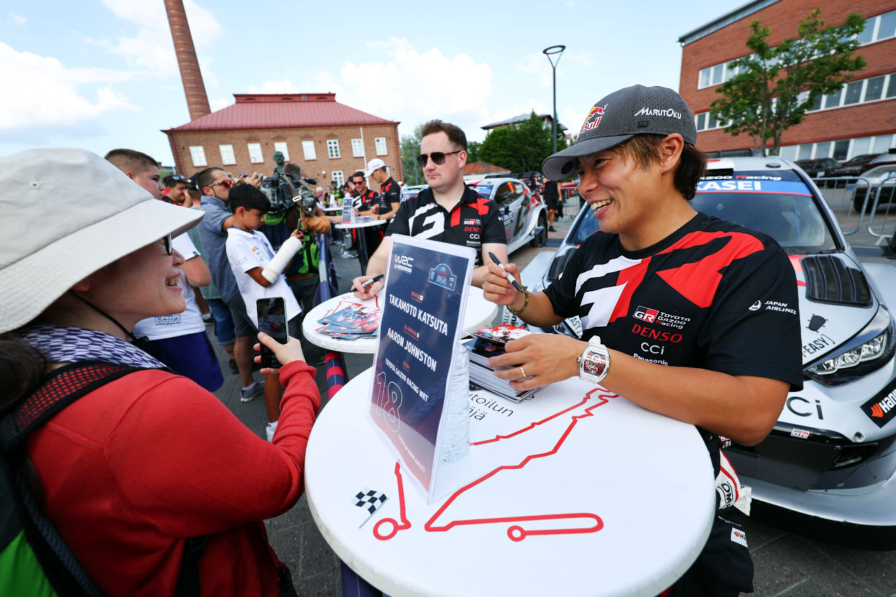 勝田貴元がシェイクダウンで最速タイム。トヨタは“ホーム”で1-2発進